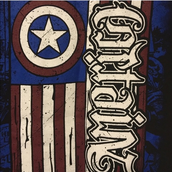 π (Men's Small) Captain America Tee - Picture 4 of 6